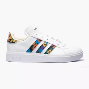 Adidas grand Court shoes